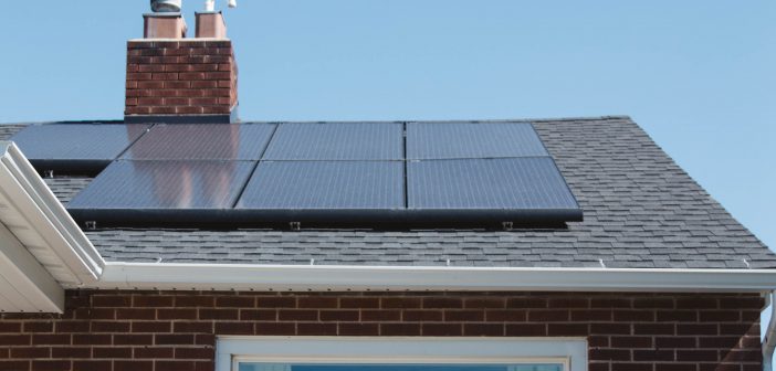 Comment connaître la production d’un panneau solaire ?